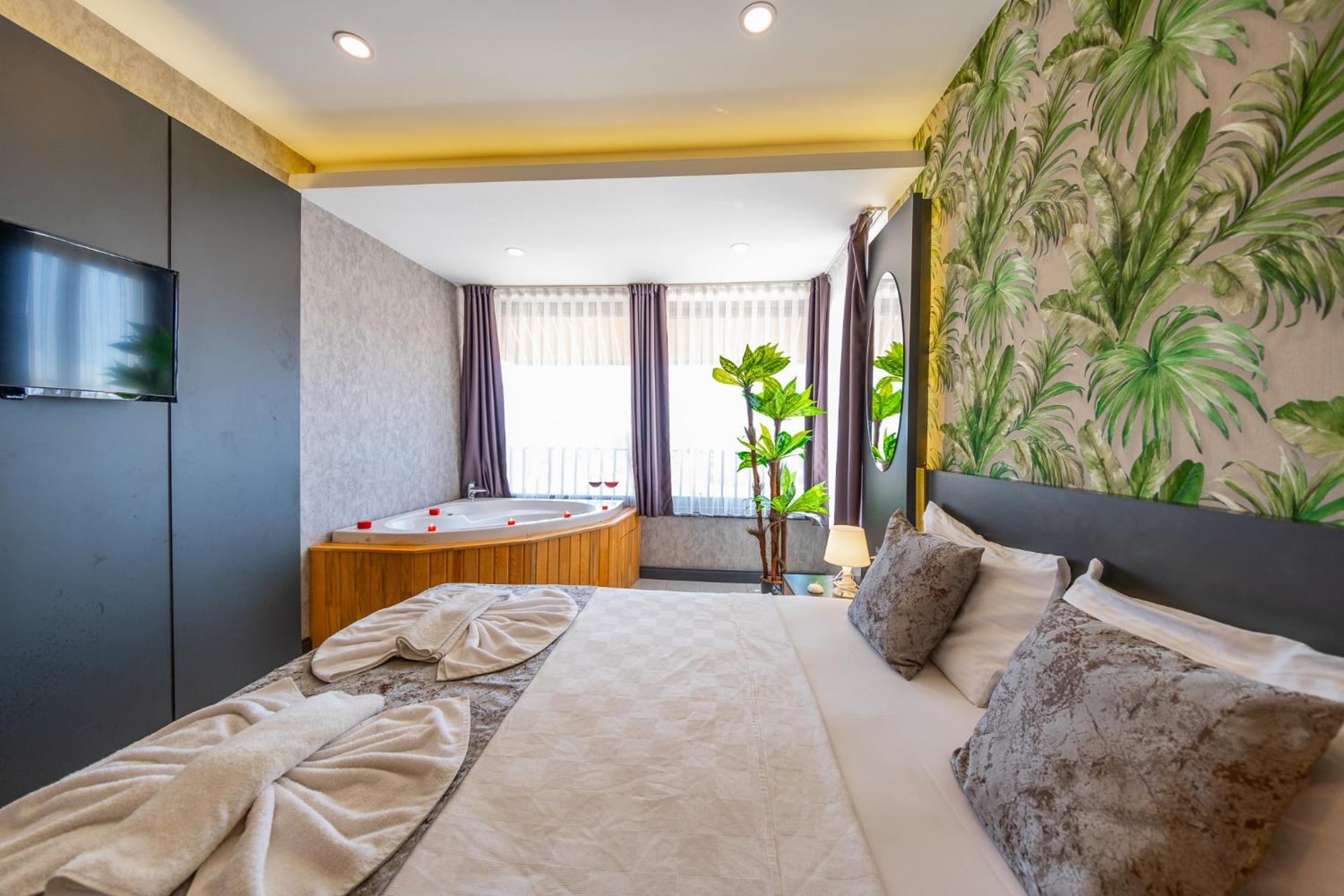 Mrt Suites Lara Antalya Eksteriør billede